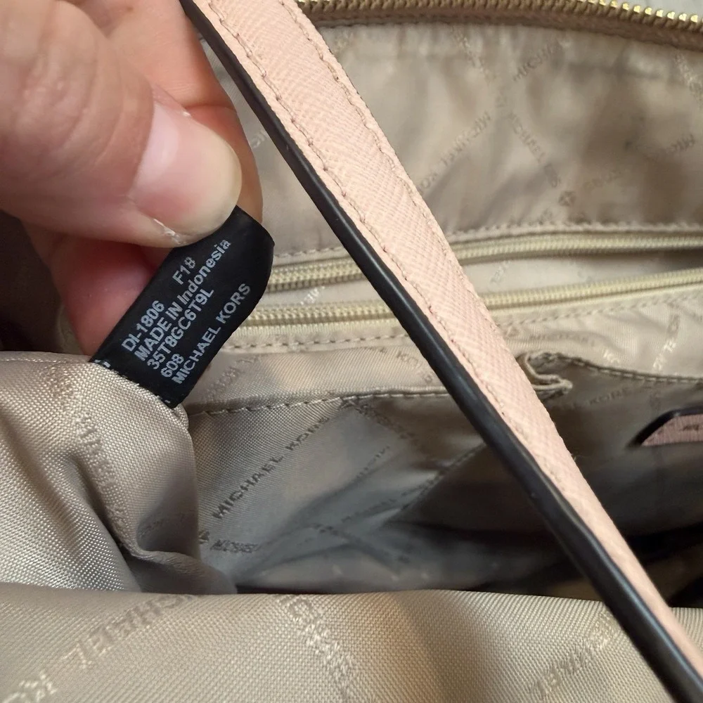 Michael Kors Ciara Zip Tote Bag Pink‎ Saffiano Leather Shoulder Bag & Wallet